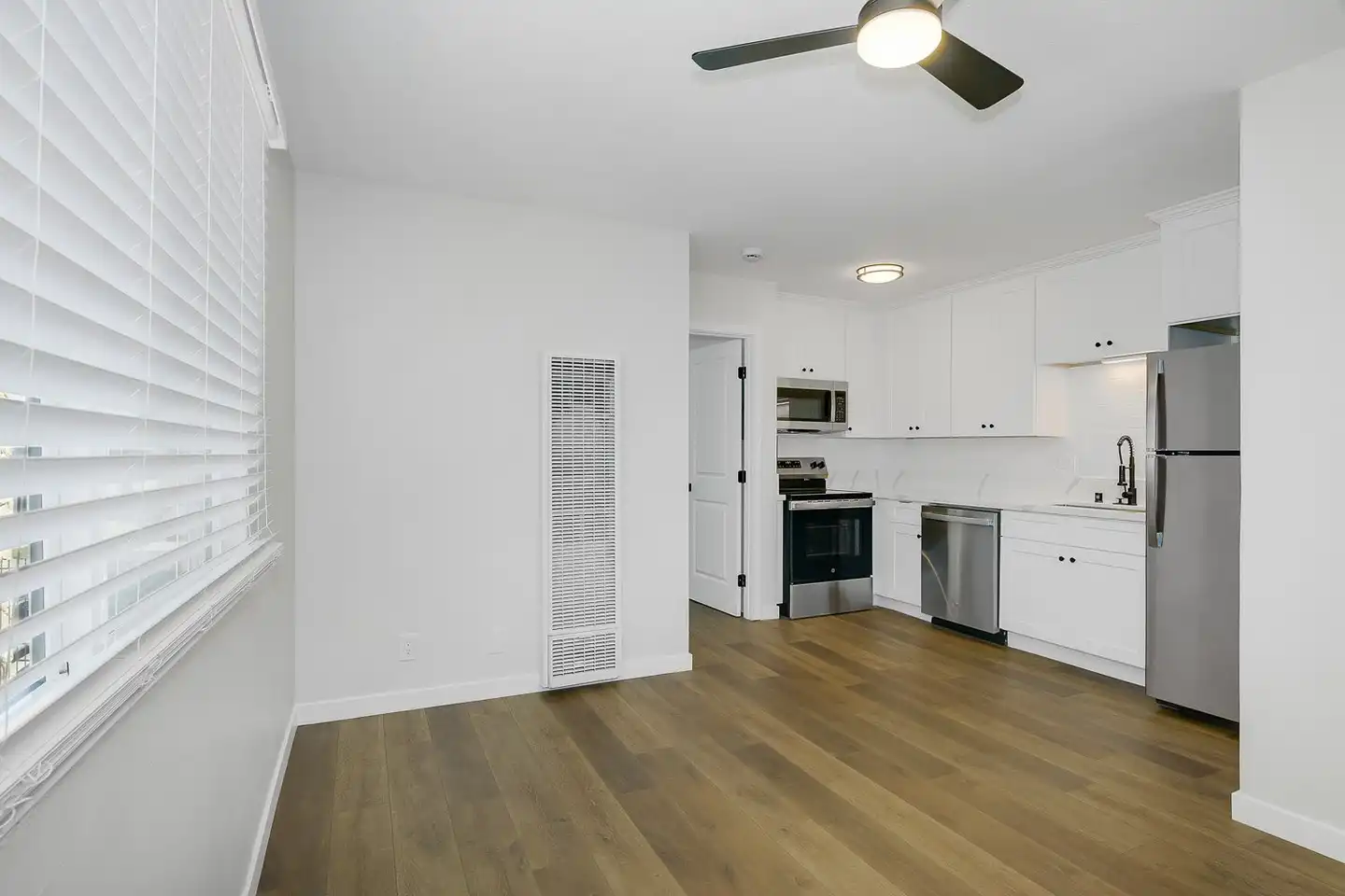4218 46th St photo 2