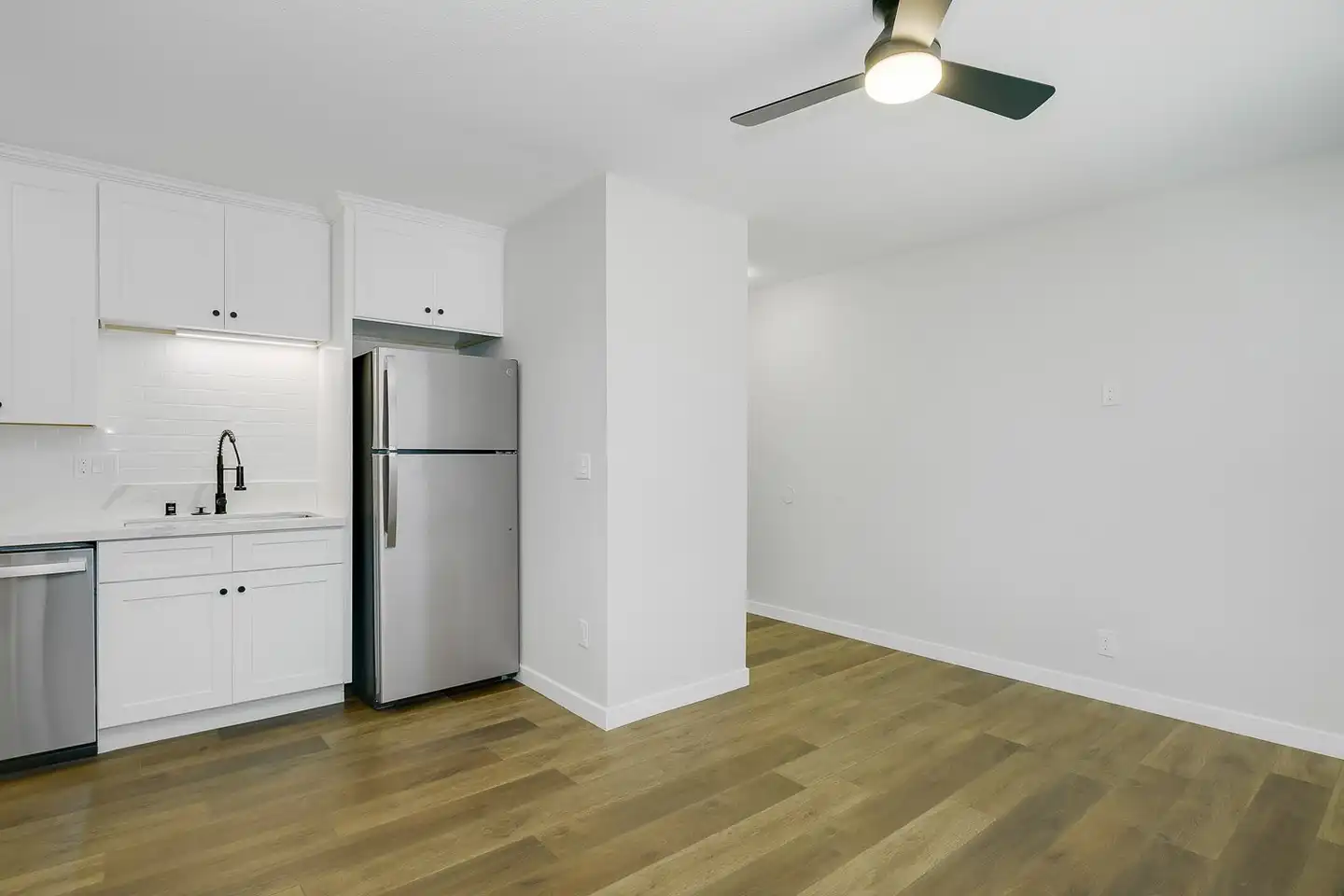 4218 46th St photo 4