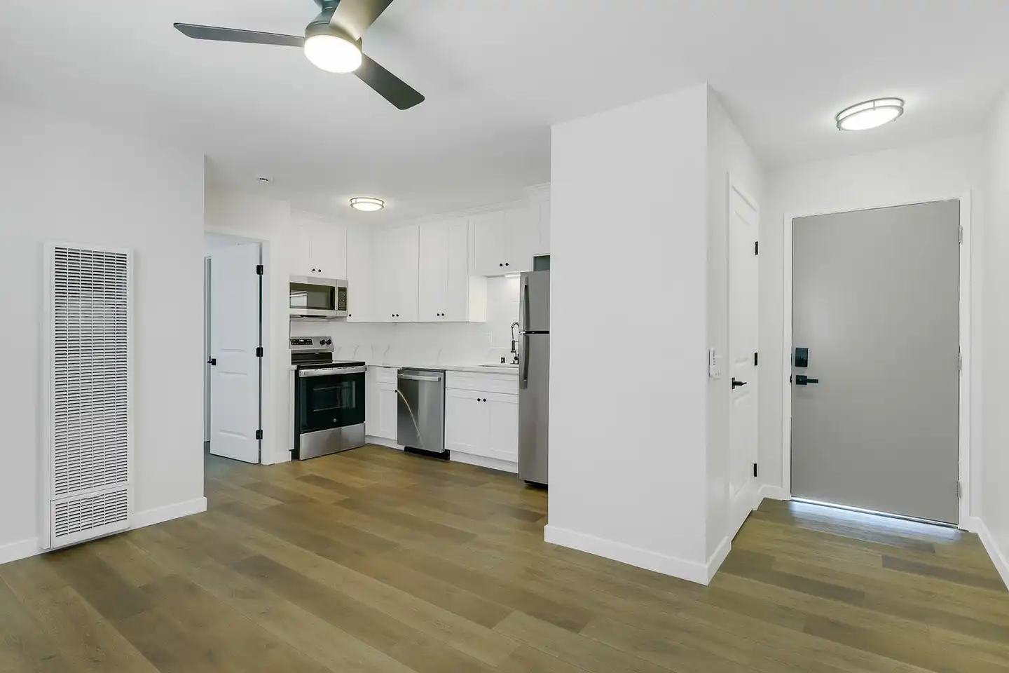 4218 46th St photo 3