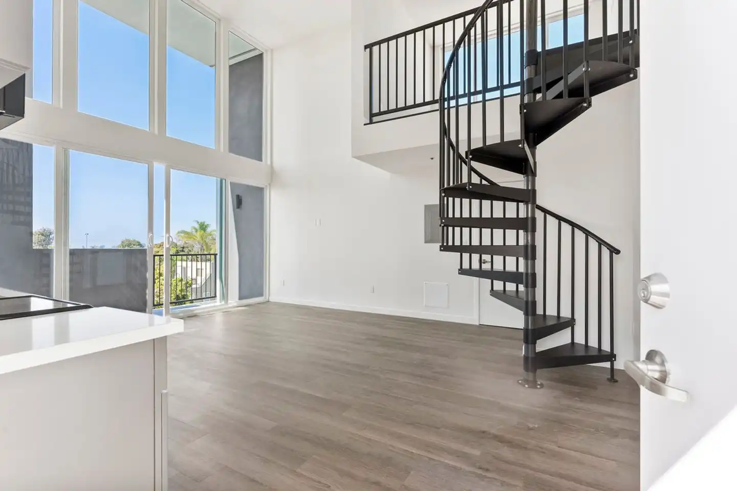 2828 Howard Ave unit 8