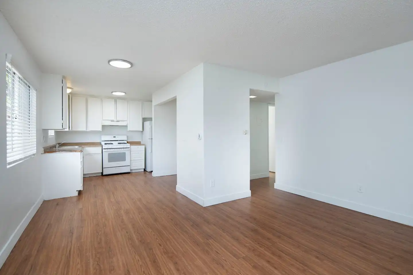 3845-59 50th St unit 06 photo 2