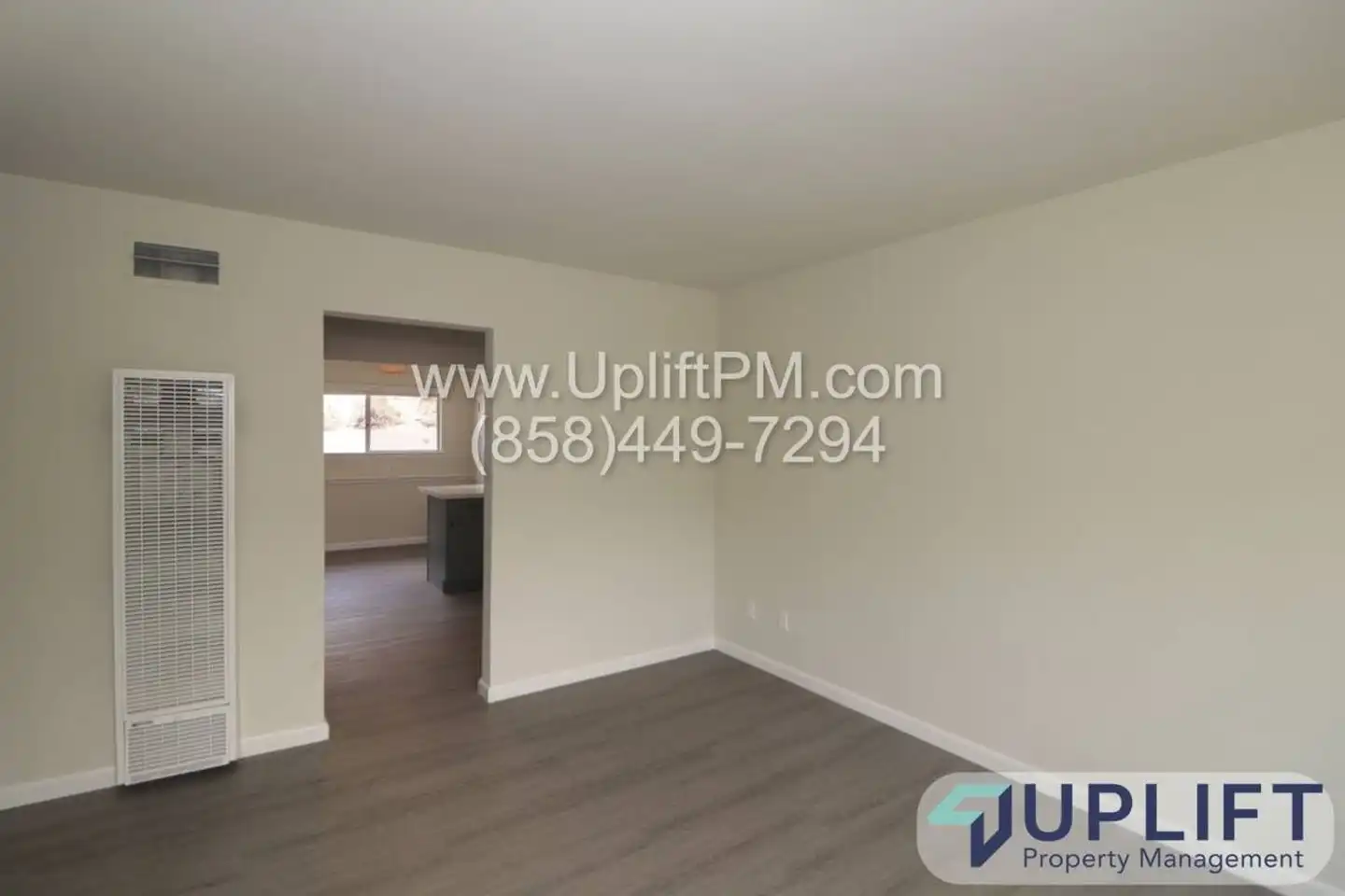 7376 University Ave photo 2