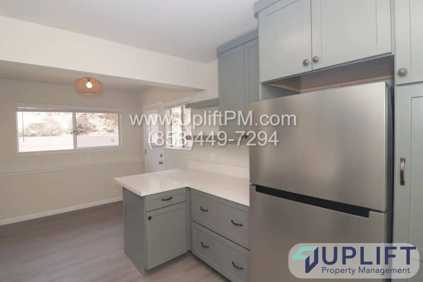 7376 University Ave photo 4