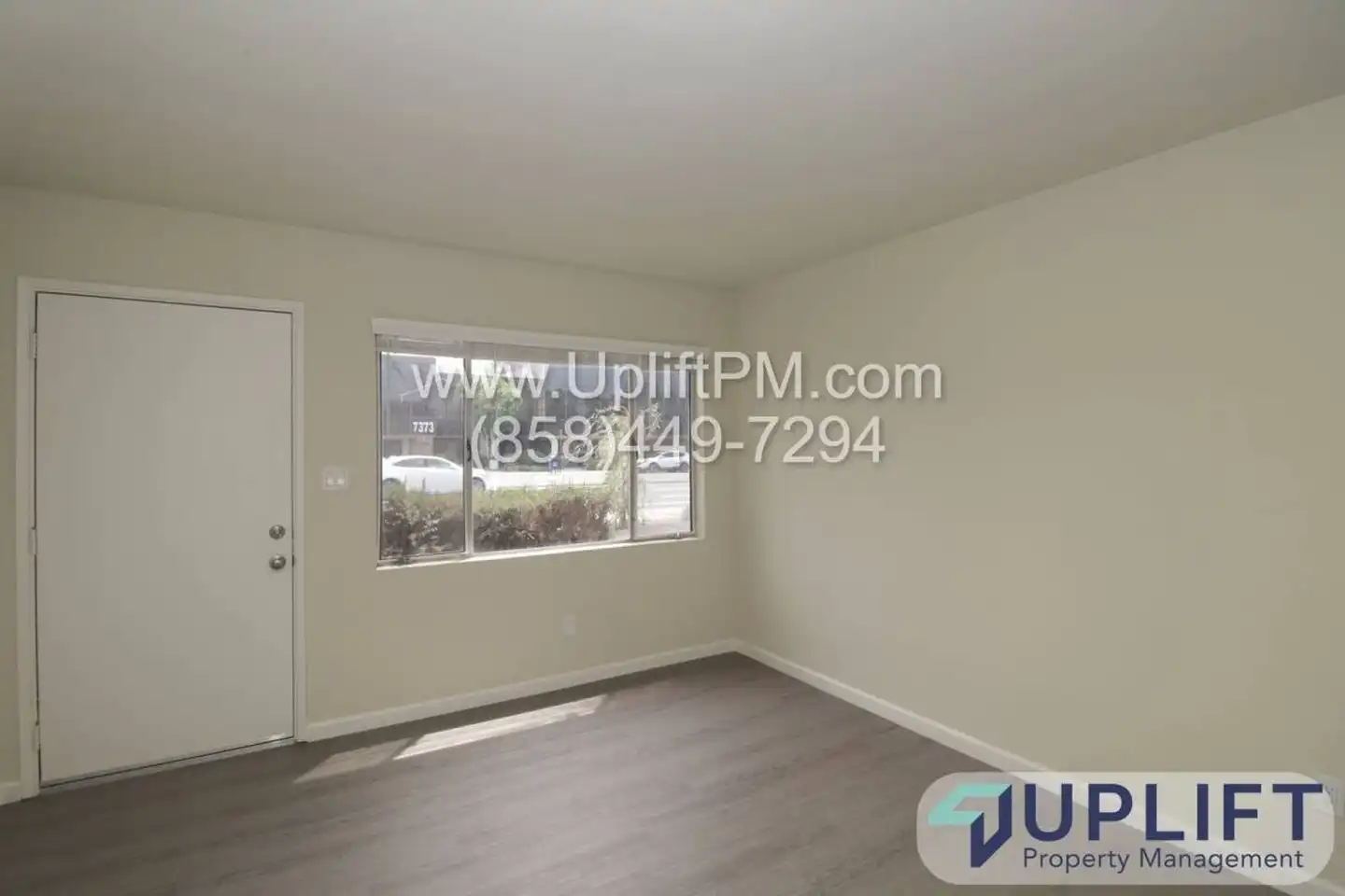 7376 University Ave photo 3