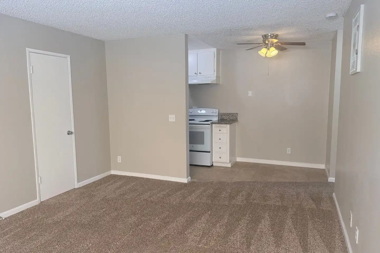 1121 E 6th St unit 1