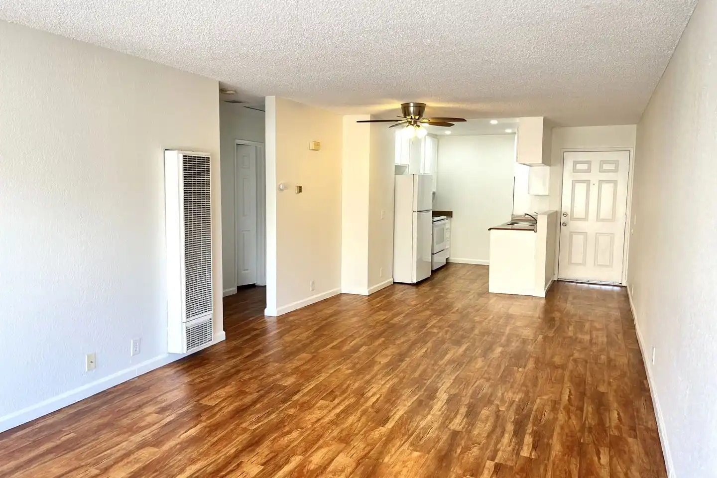 4435 52nd St unit 04 photo 2