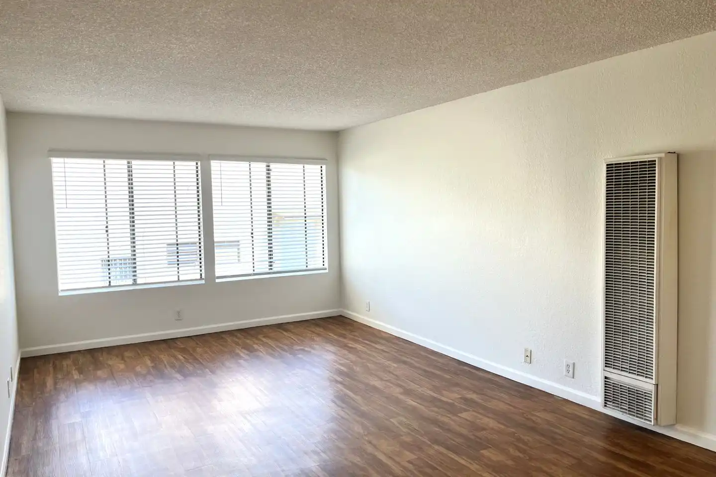 4435 52nd St unit 04 photo 3
