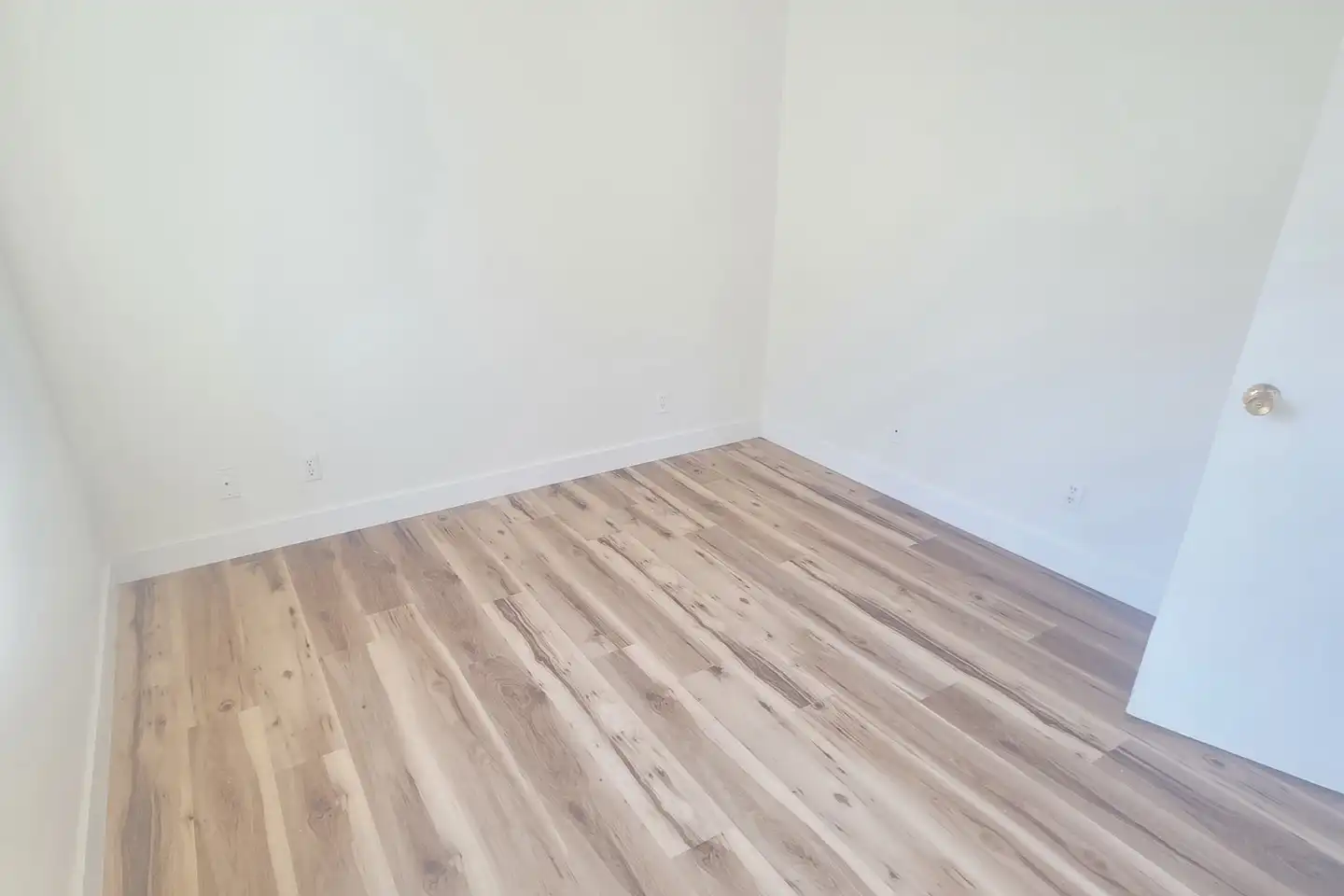714 N Clementine - E photo 5