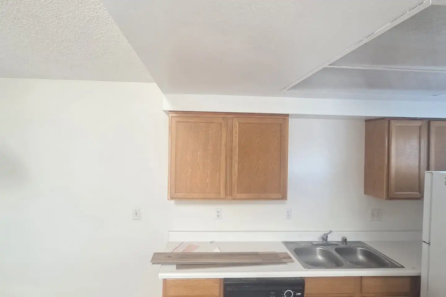 714 N Clementine - E photo 3