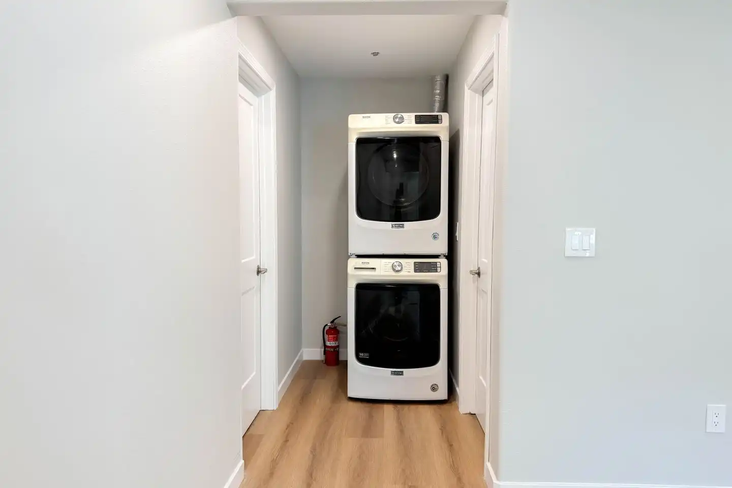 3560 Fourth Ave unit 3568 - 1 photo 4