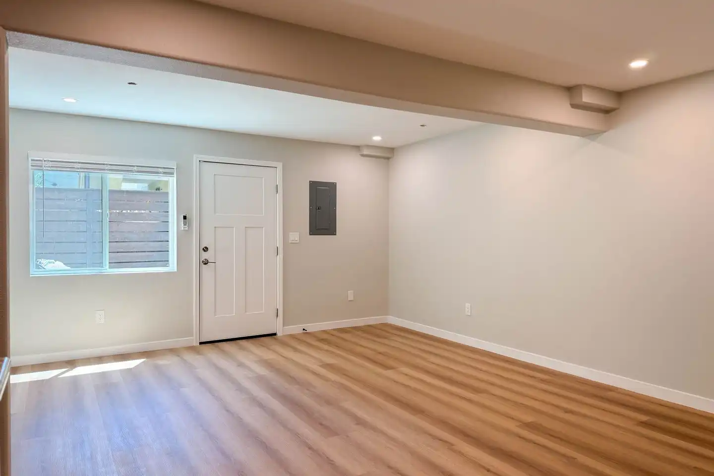 3560 Fourth Ave unit 3568 - 1 photo 5