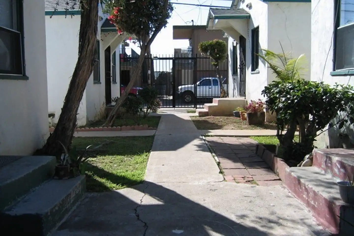 4368 photo 2
