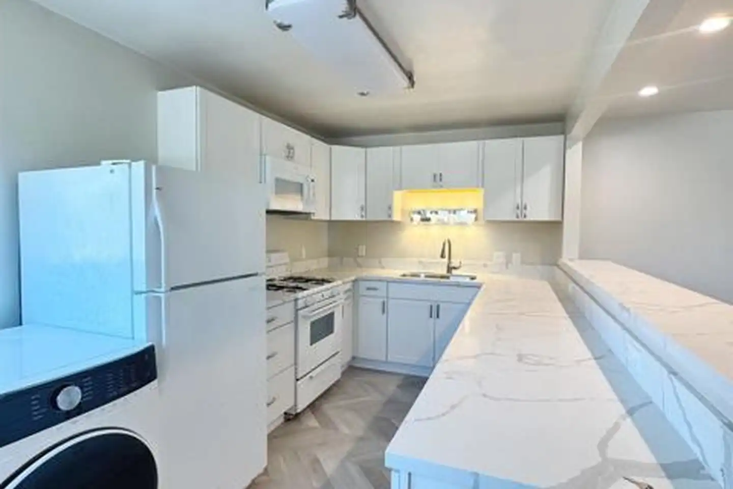 2115 Wightman St photo 4