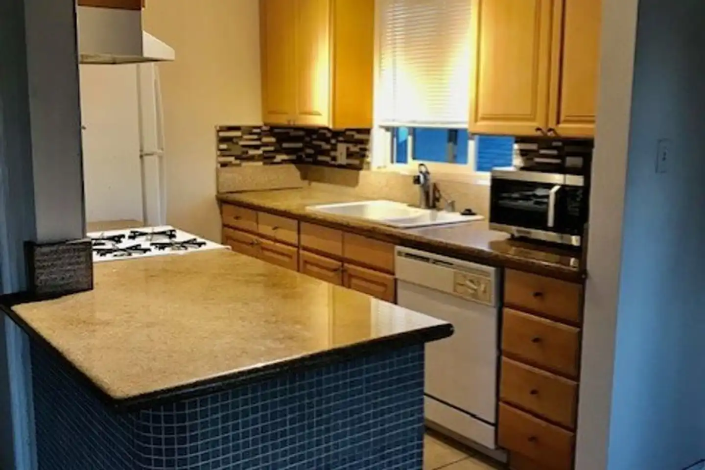 739 Santa Barbara Pl unit 737 photo 4