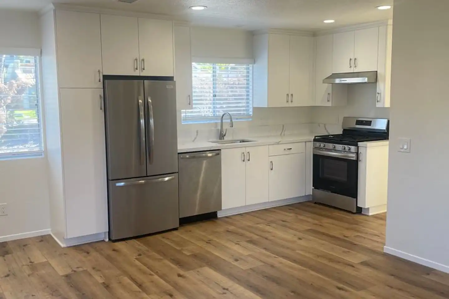 1 beds  1.0 baths (850 sqft) photo 5
