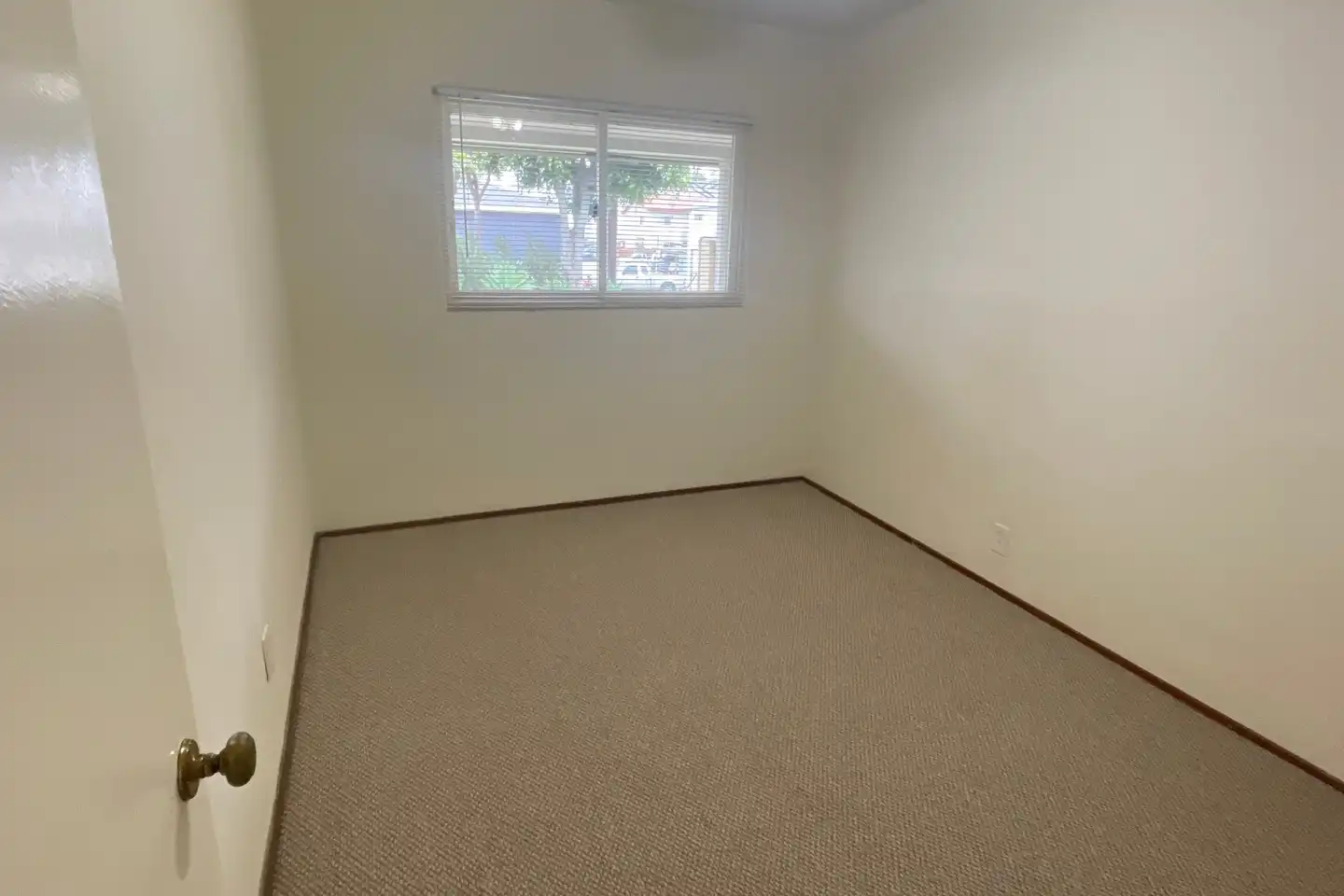 1673 Grand Ave photo 5