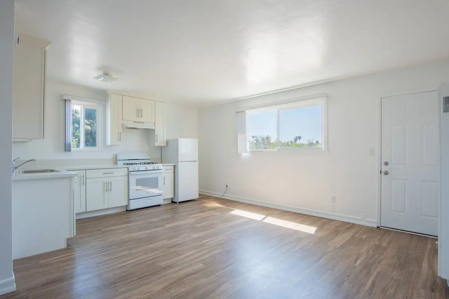 320 G St unit #3 photo 5