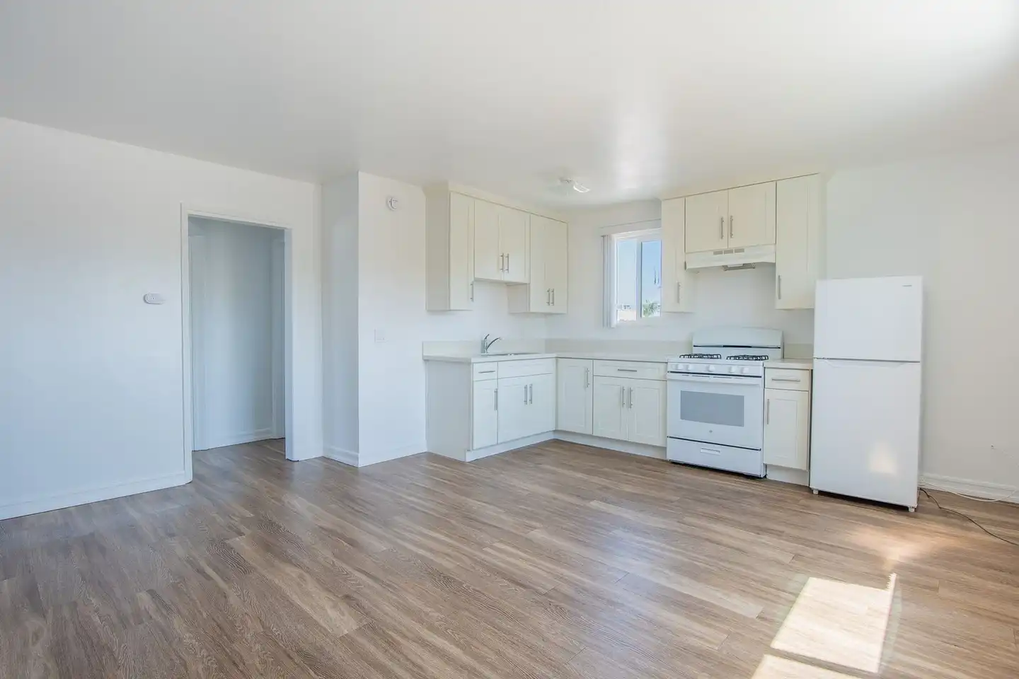 320 G St unit #3 photo 3