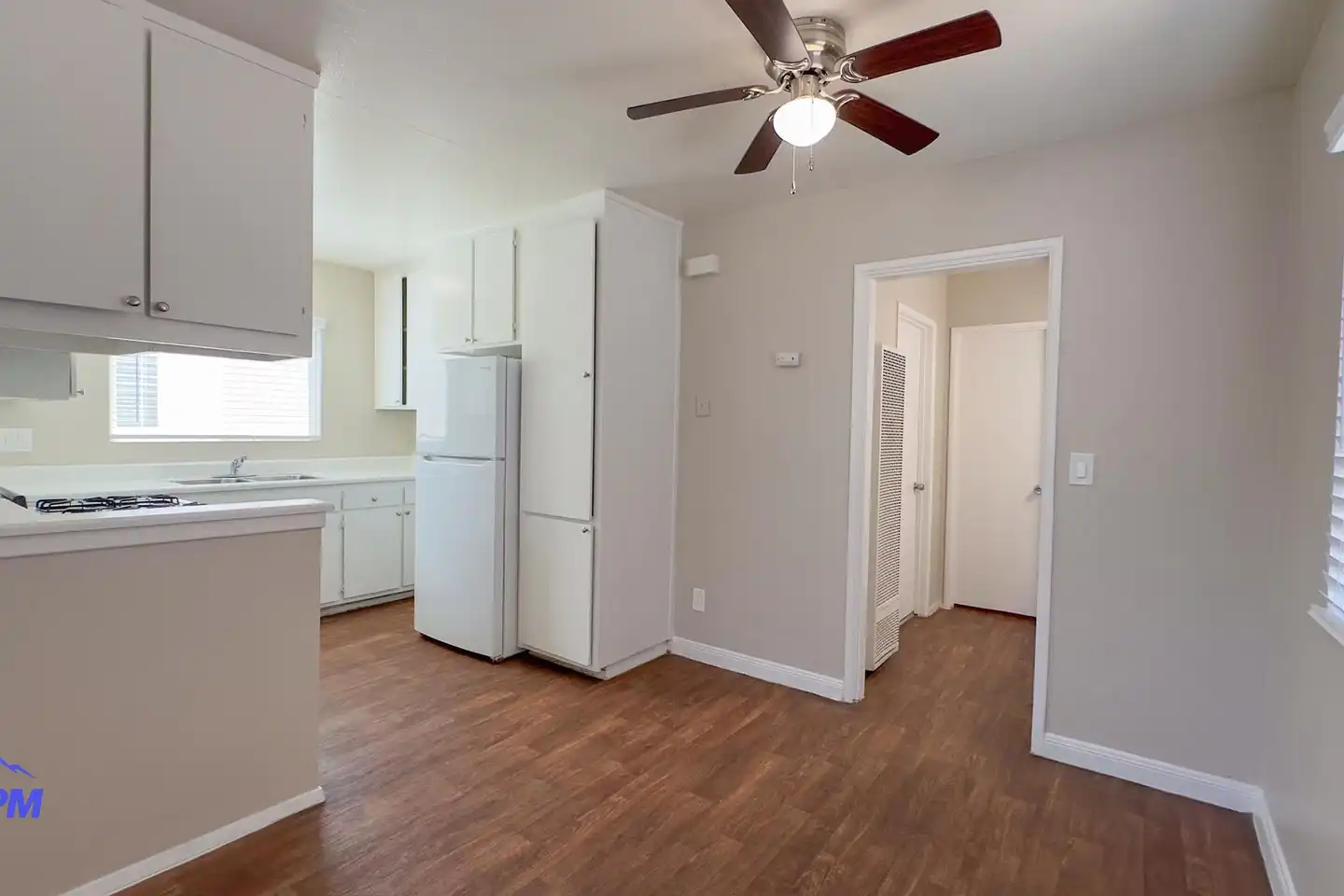 1 beds  1.0 baths (550 sqft) photo 4