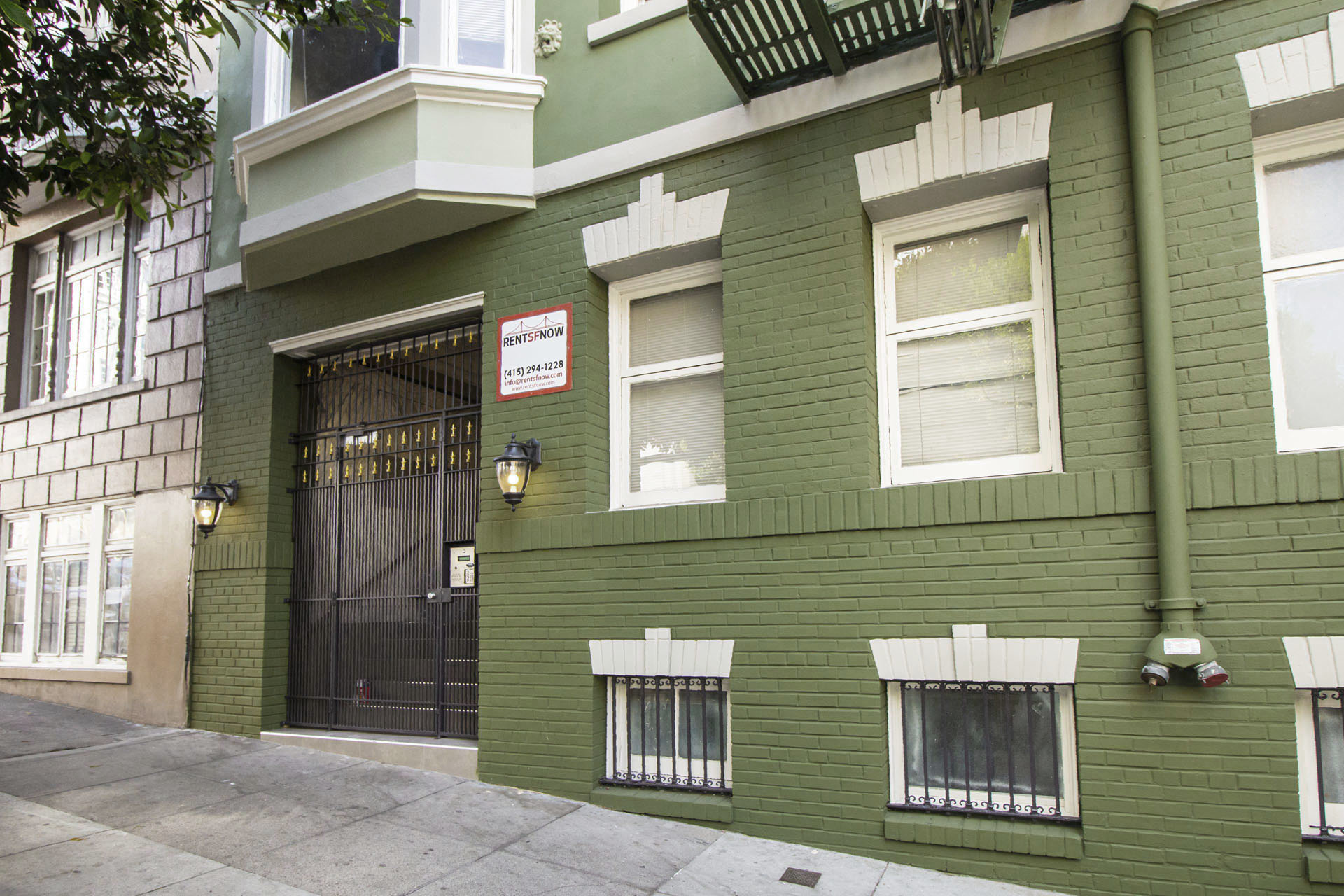 1025 POST Apartments photo 4