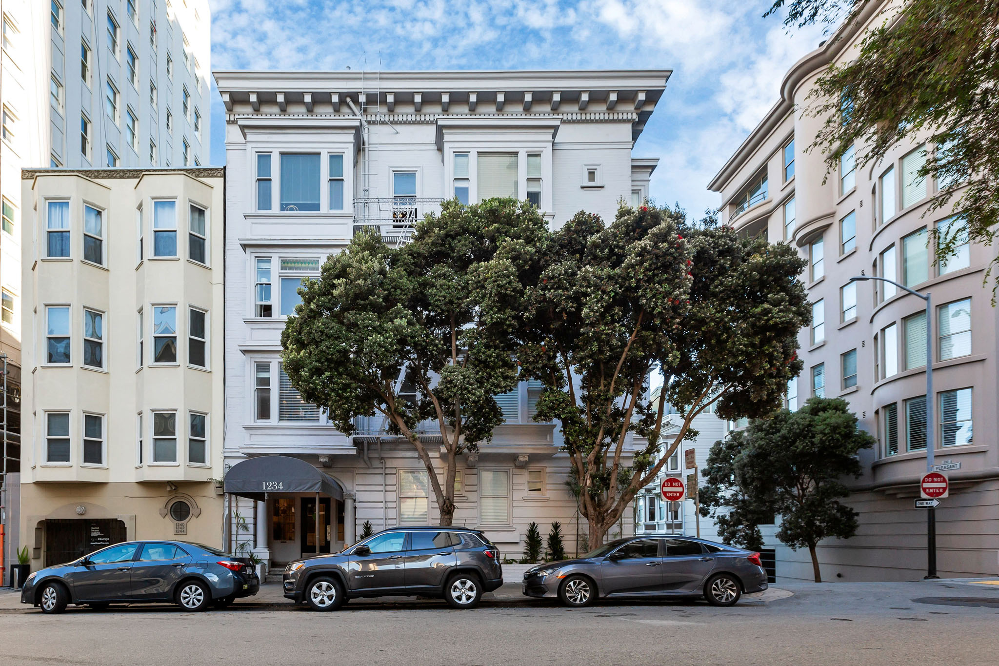 1234 JONES Apartments