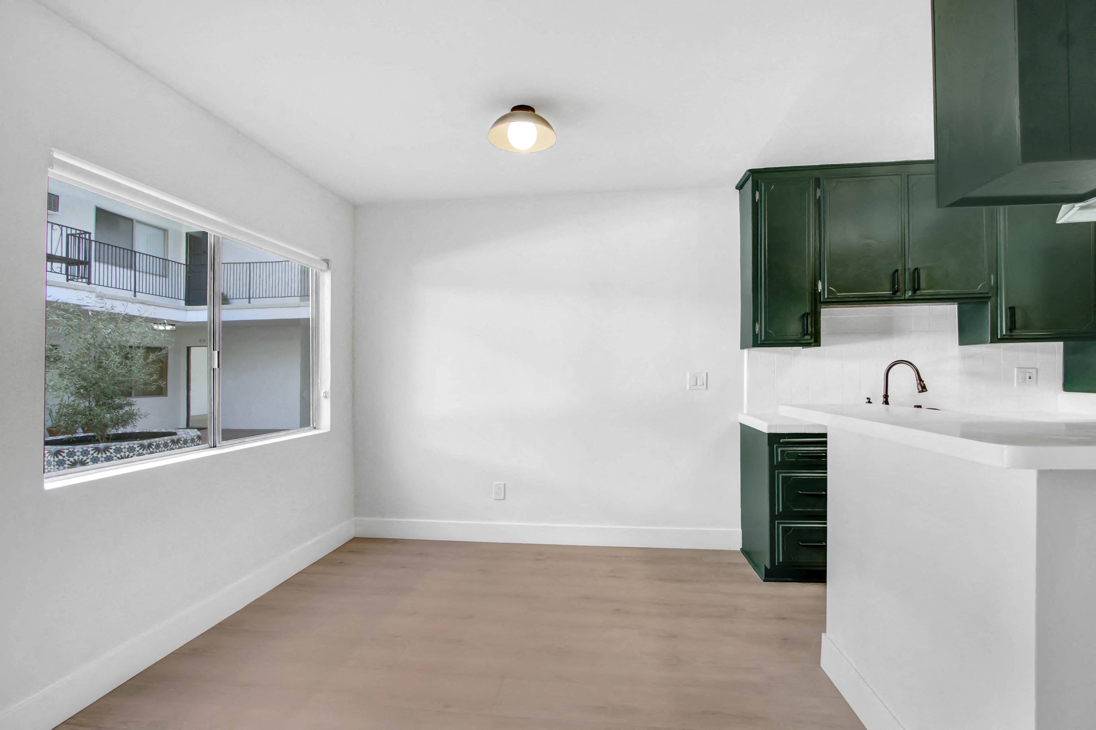 1333 N Martel photo 4