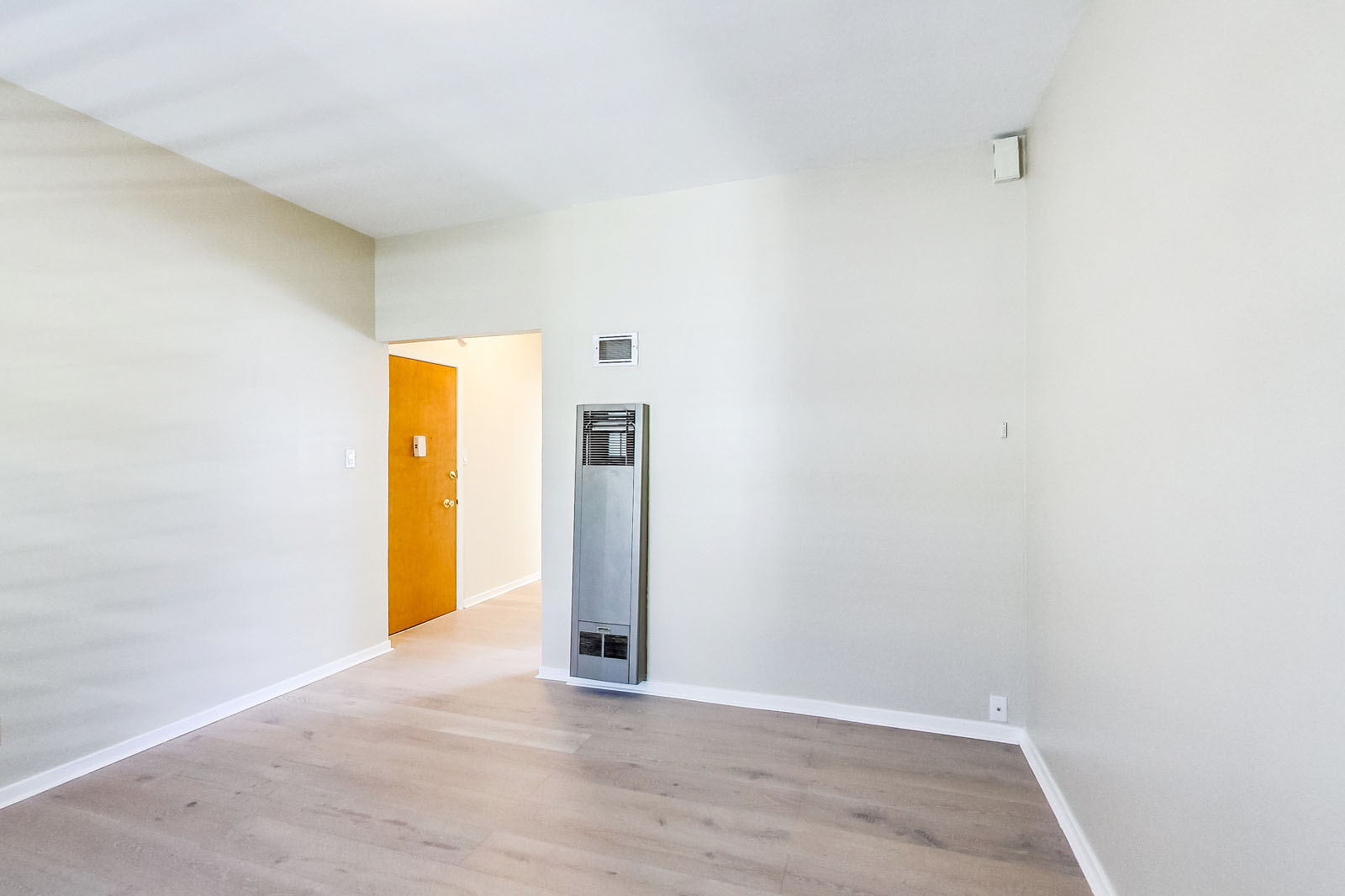 1424 VALENCIA Apartments photo 5