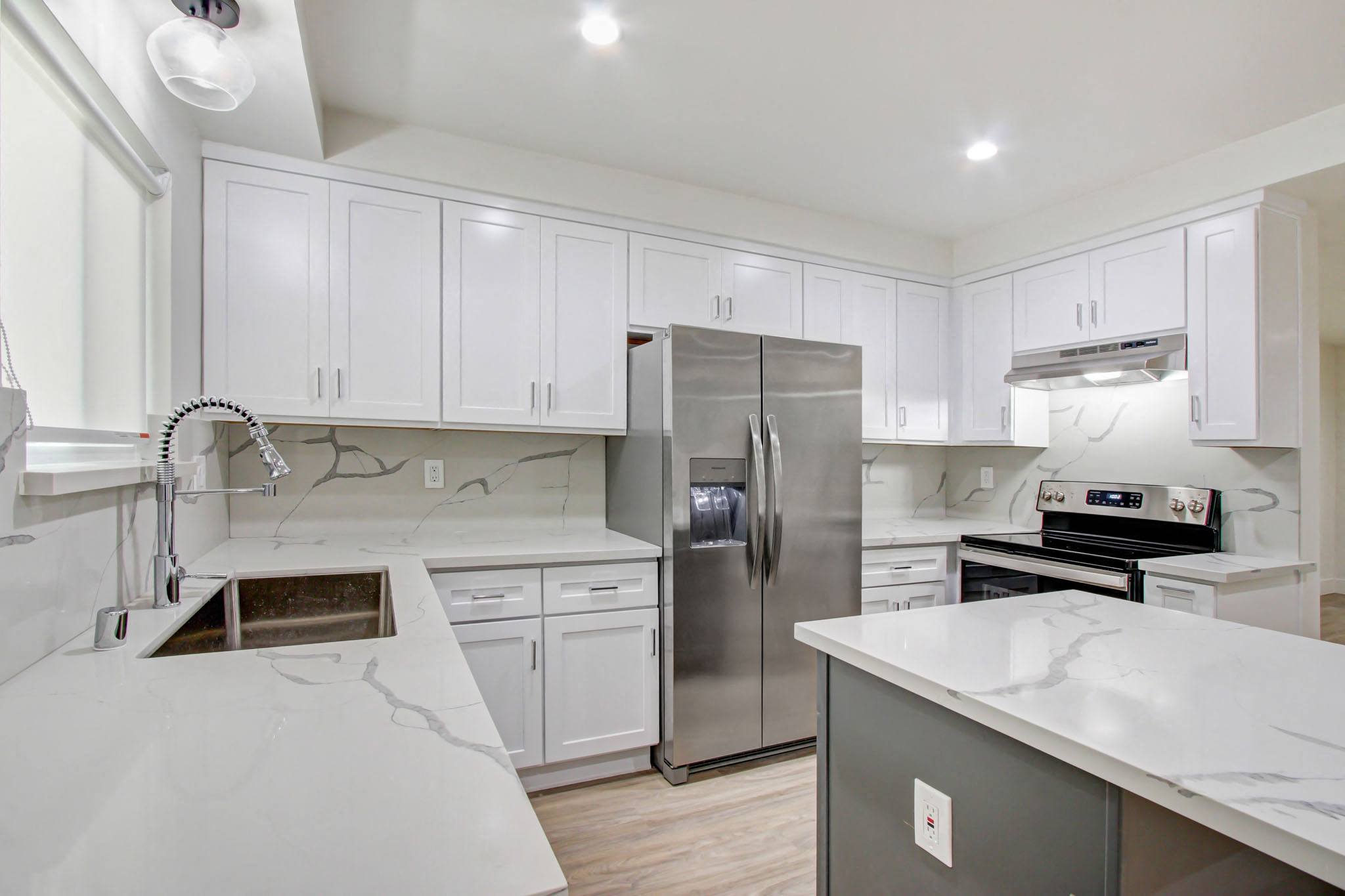 1442 Brockton photo 2