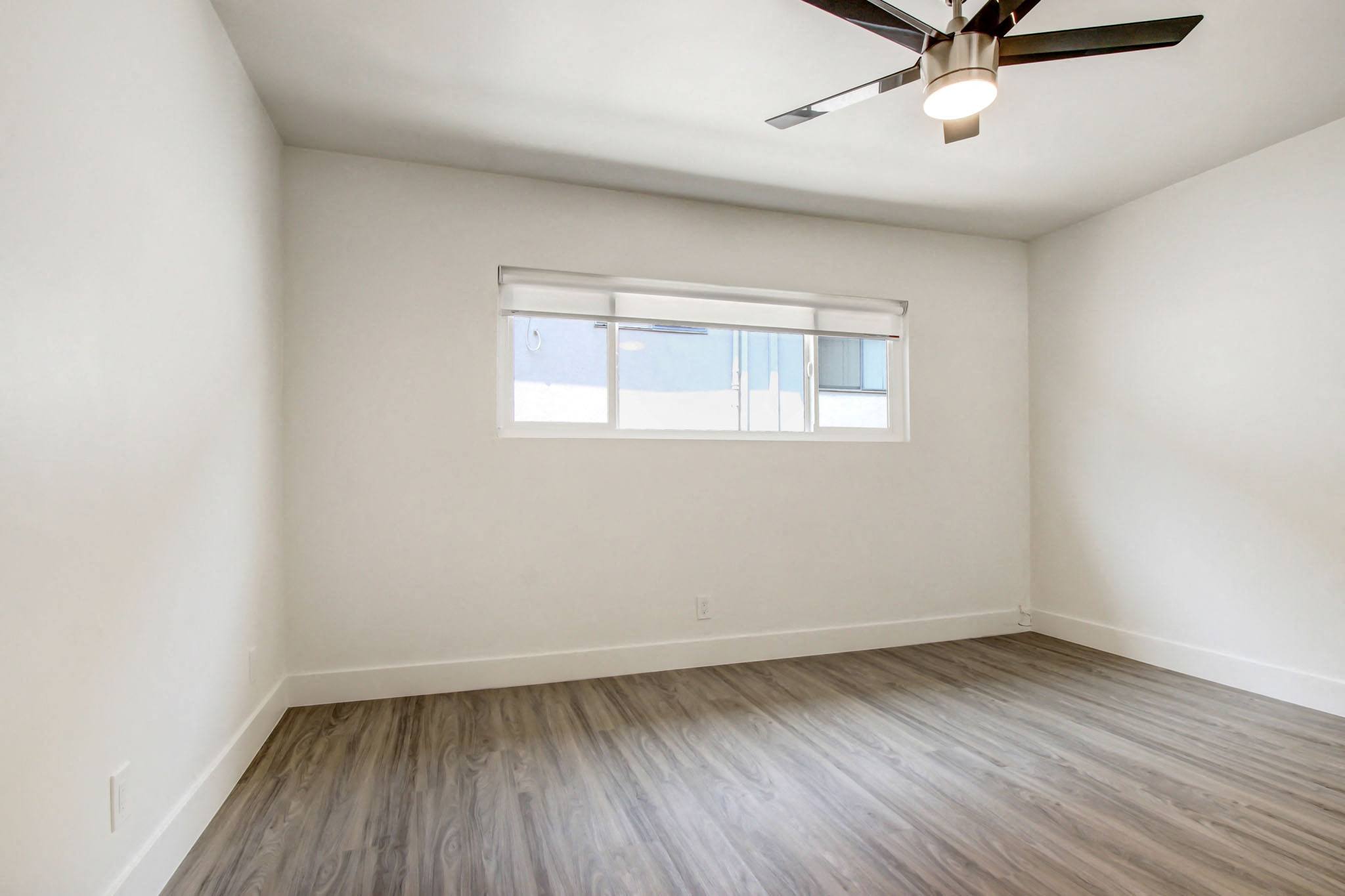 1442 Brockton photo 3