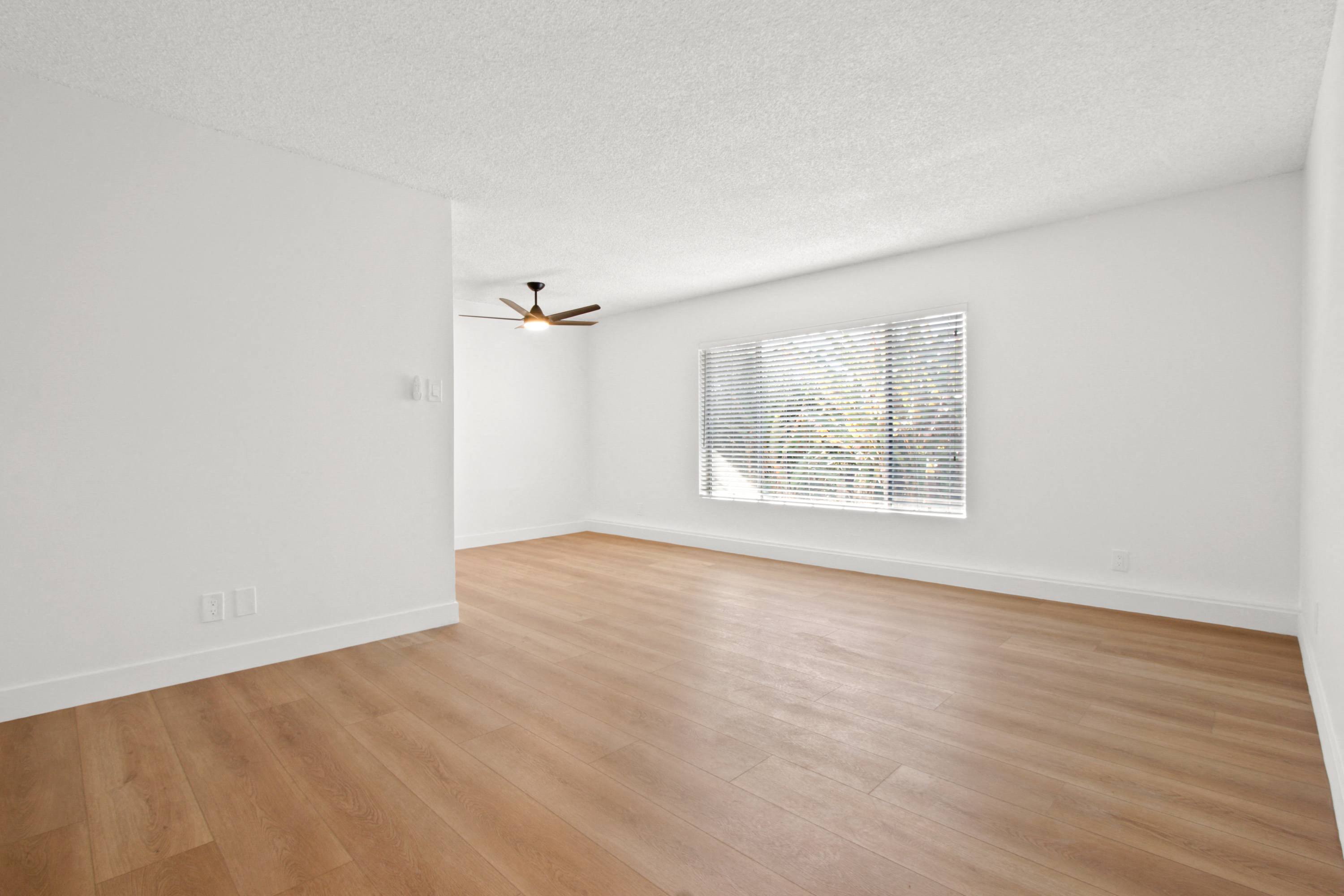 1525 Amherst photo 2