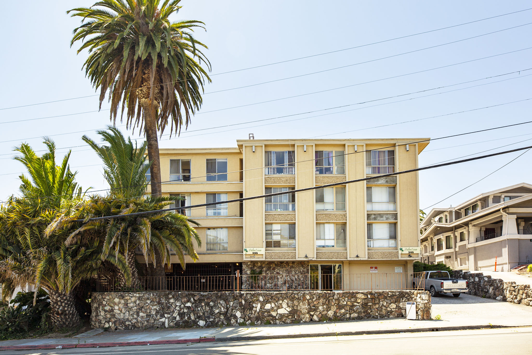 345 MACARTHUR Apartments