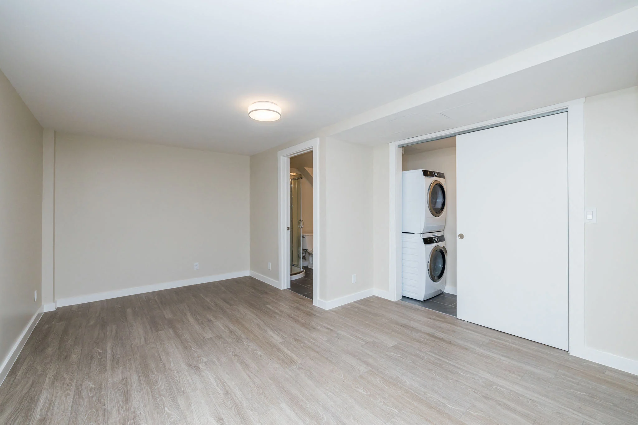 77 GLEN Apartments photo 3