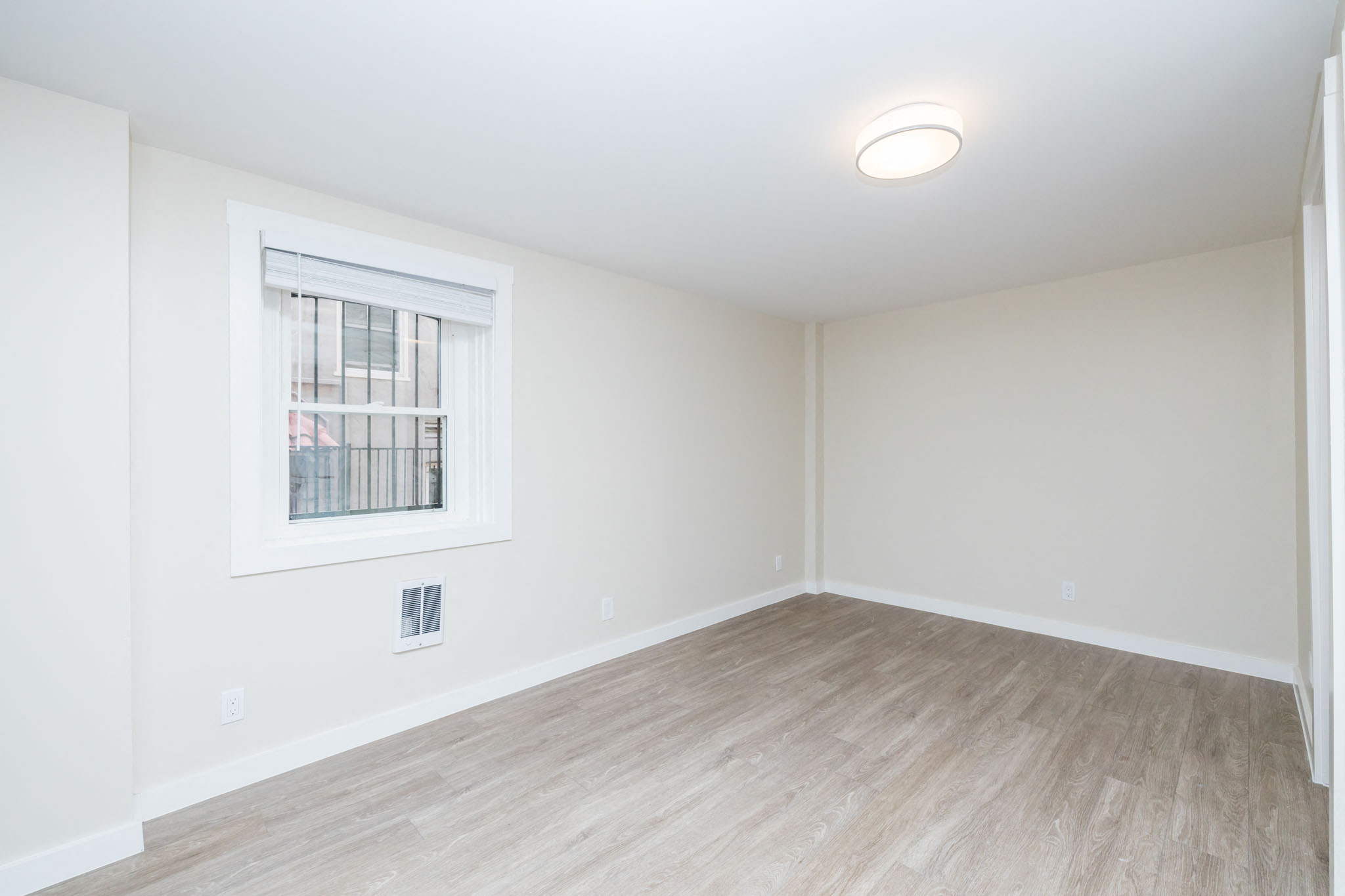 77 GLEN Apartments photo 5