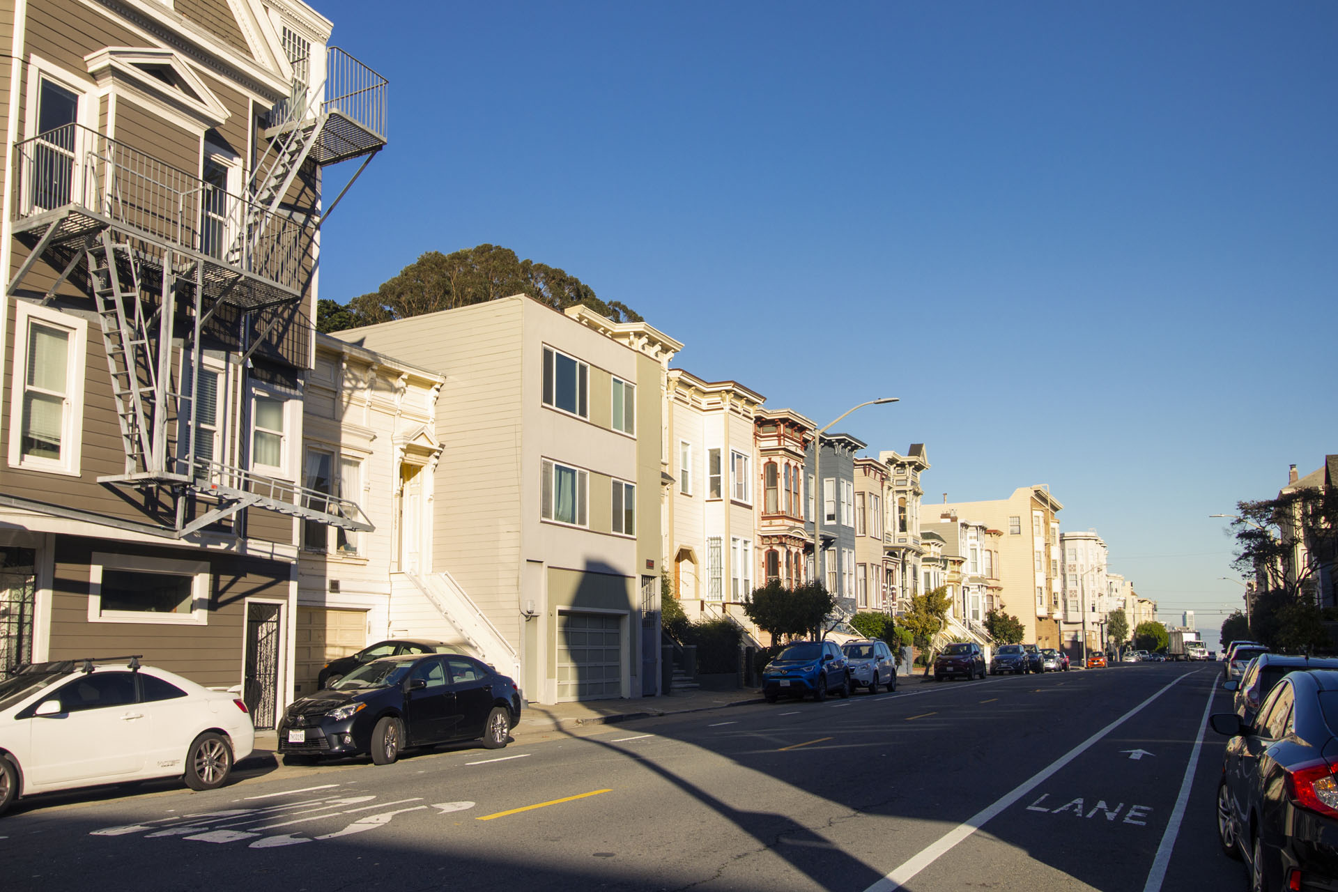 800 LYON Apartments photo 4