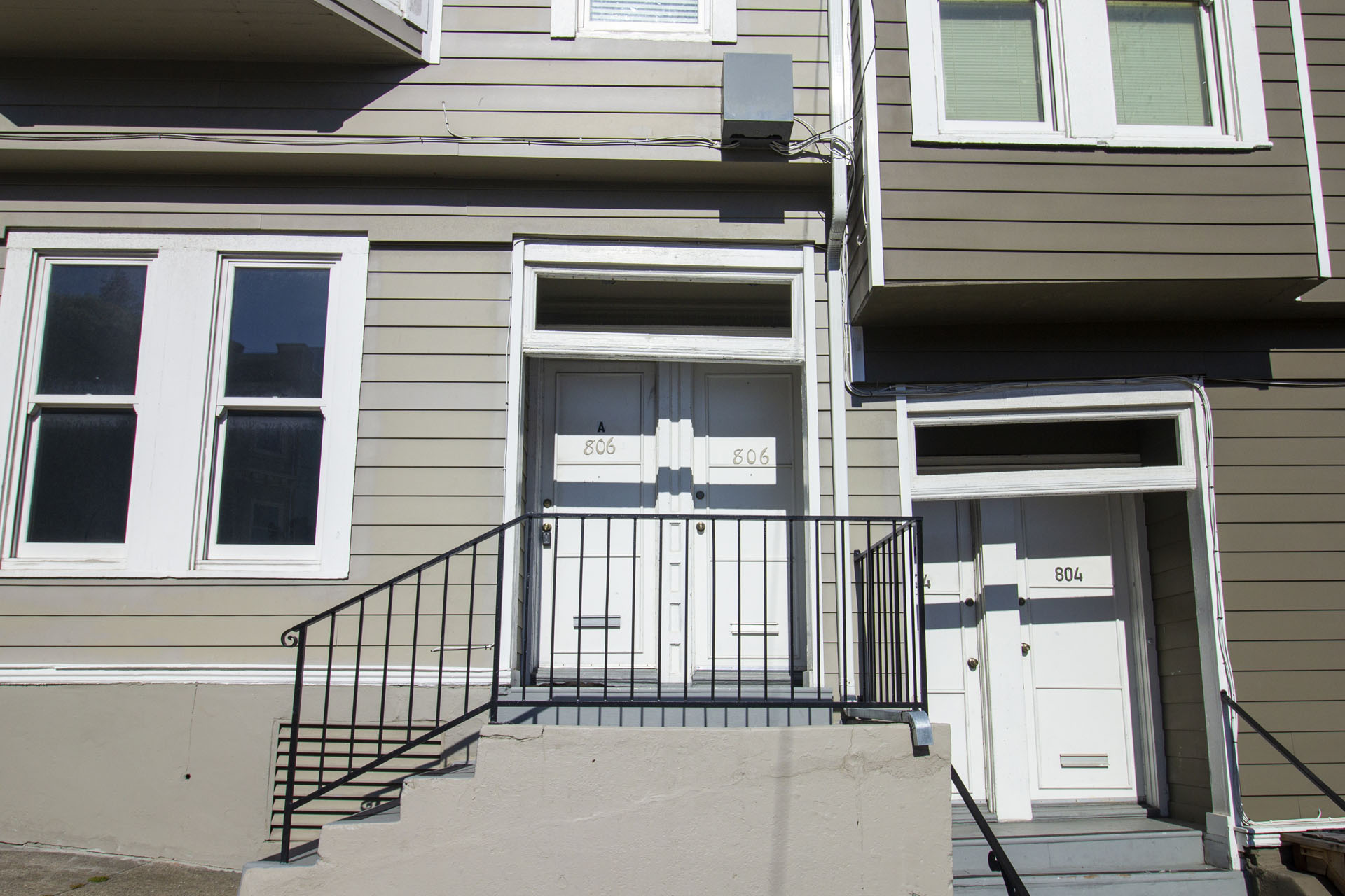 800 LYON Apartments photo 3