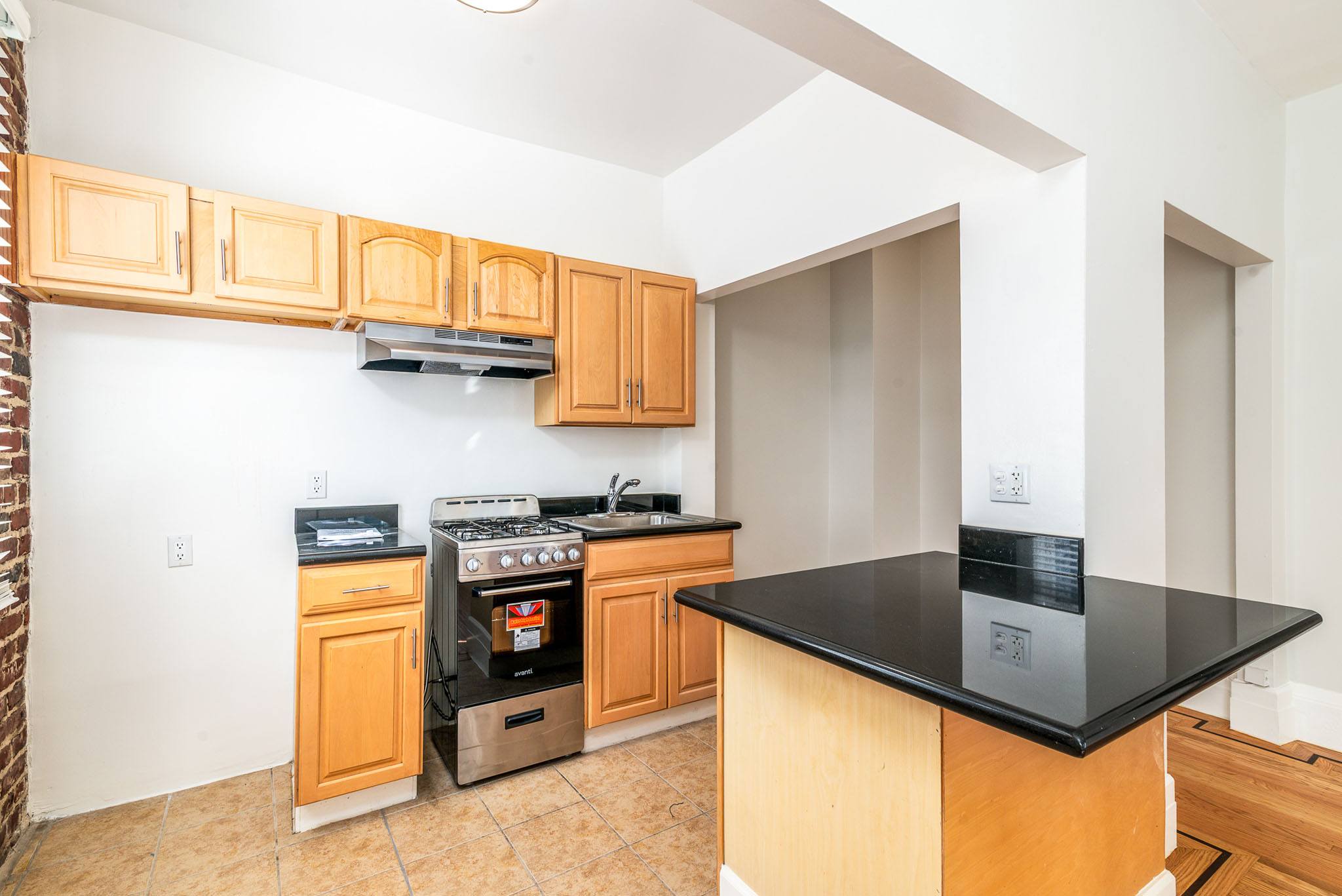 825 POST Apartments photo 5