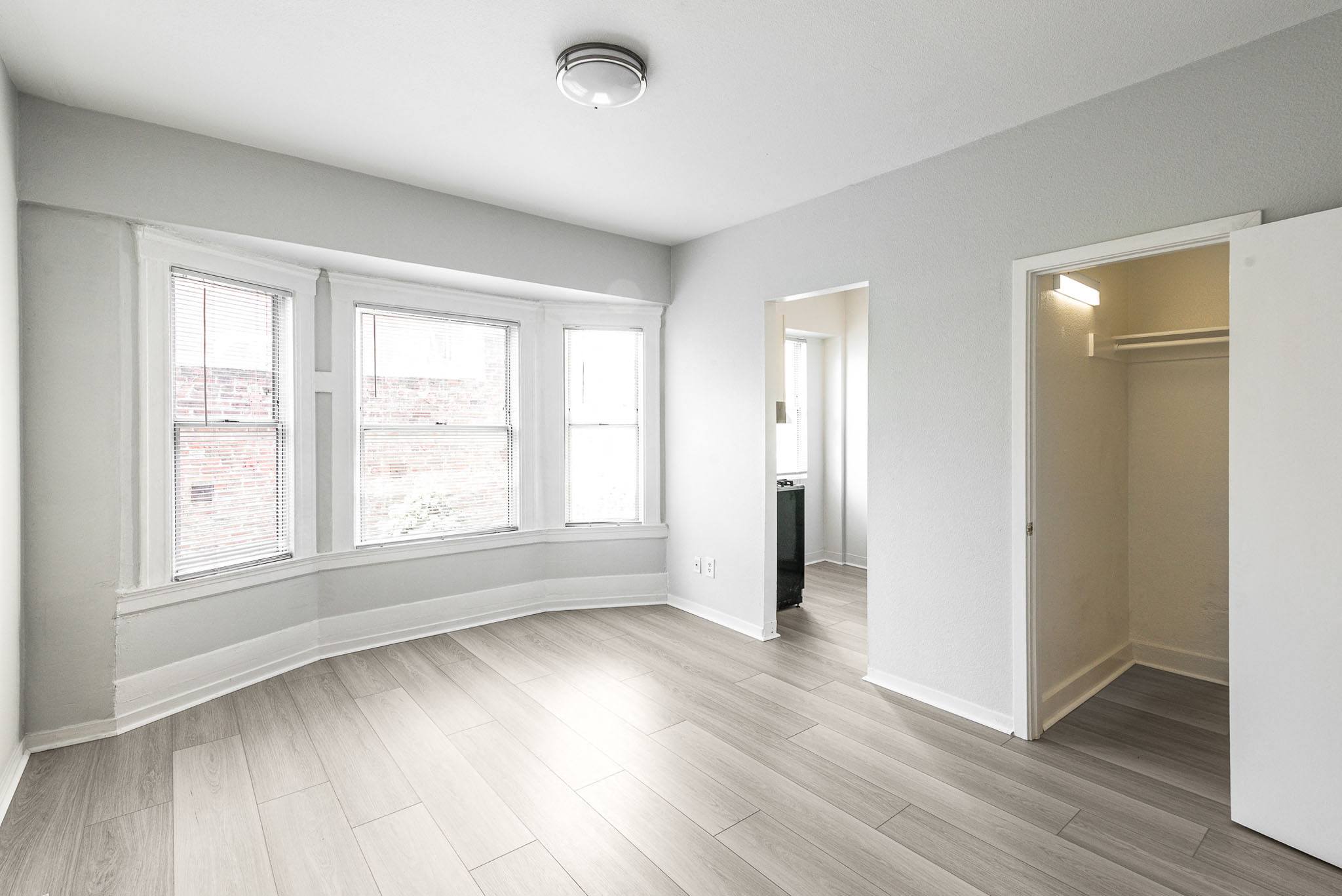 839 LEAVENWORTH Apartment photo 3