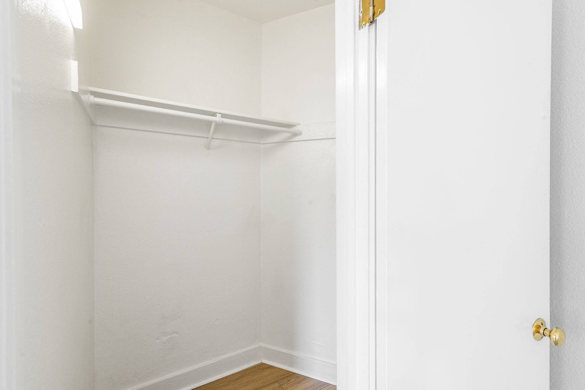 839 LEAVENWORTH Apartment photo 5