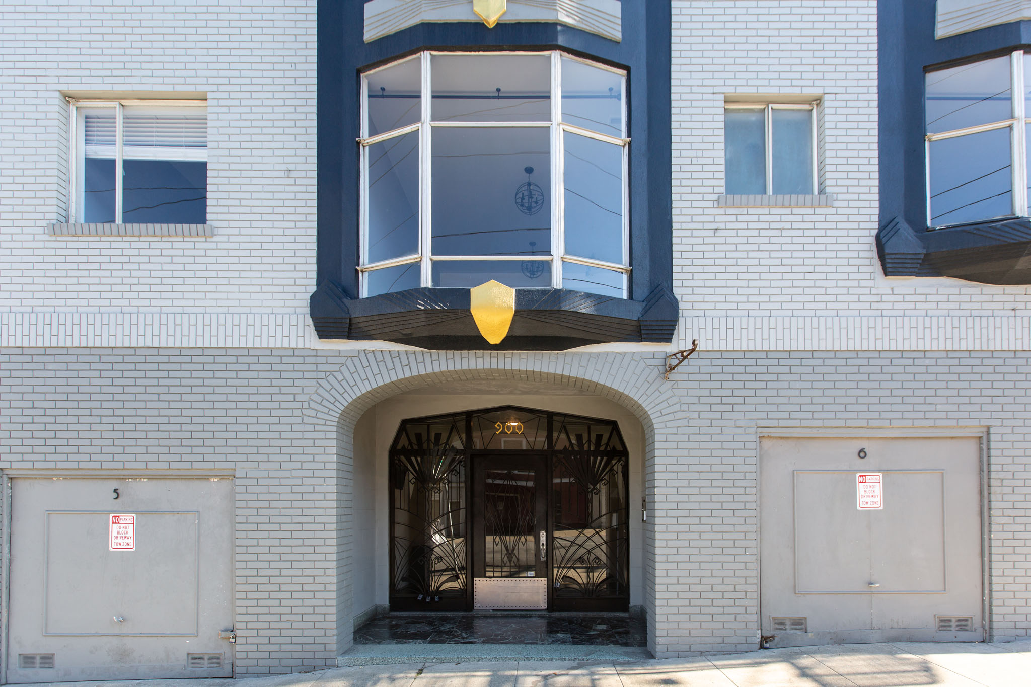 900 Broderick photo 4
