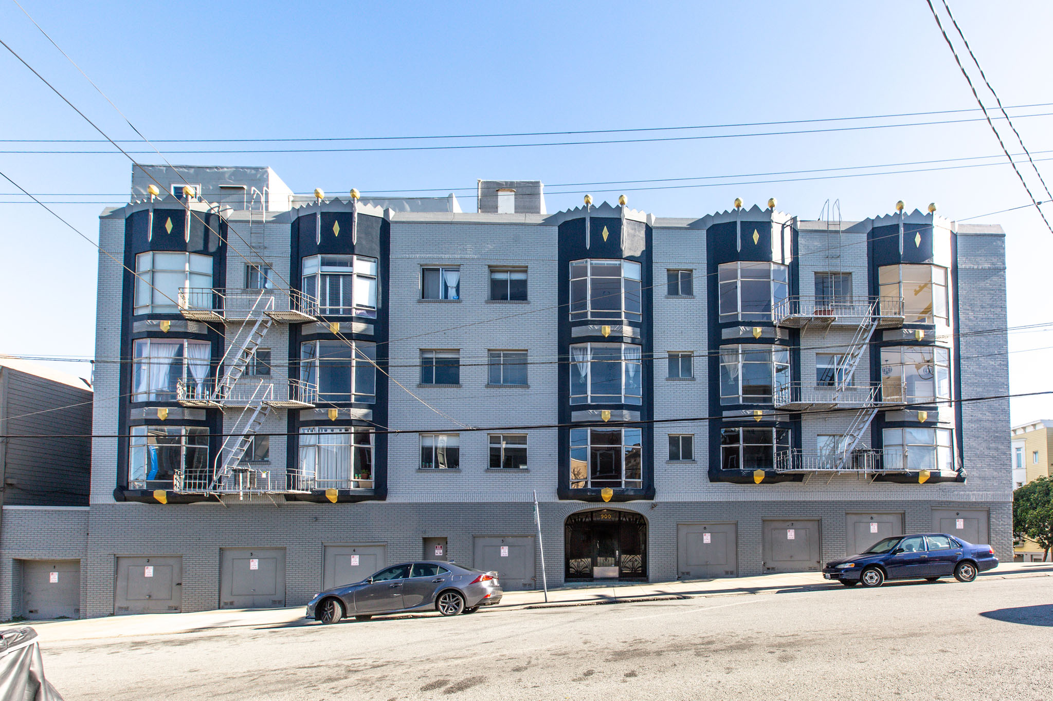 900 Broderick