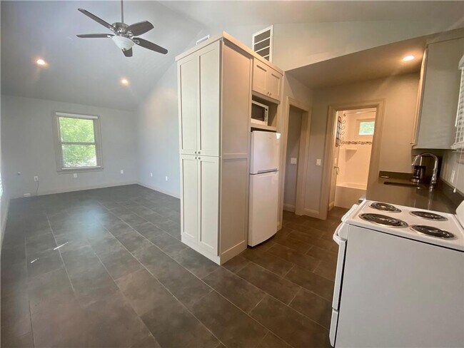 3200 Glenview Ave Austin, TX 78703 photo 4