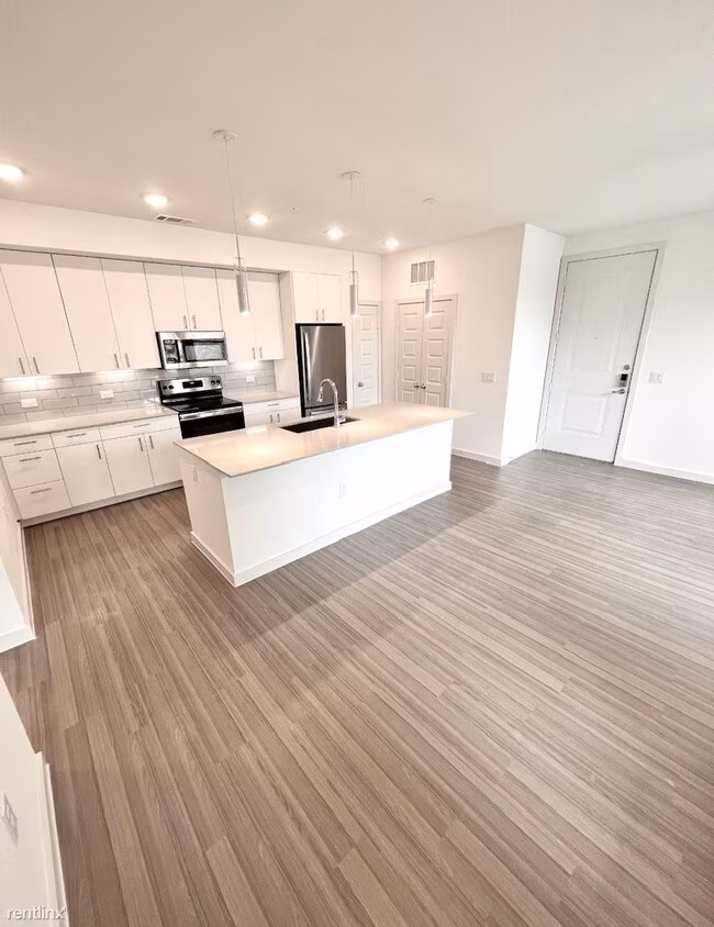 201 E Pecan St Pflugerville, TX 78660 photo 2
