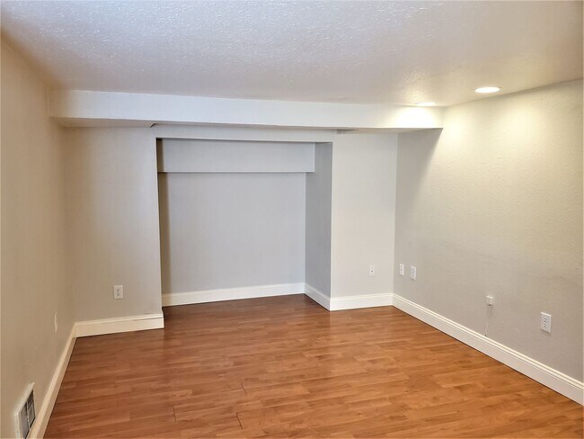 852 NE 57th St Seattle, WA 98105 photo 4