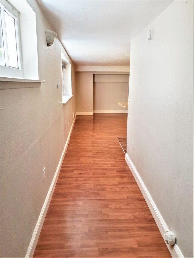 852 NE 57th St Seattle, WA 98105 photo 3