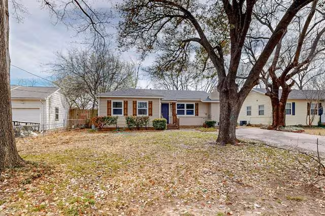 1035 Blaylock Cir S Irving, TX 75061 photo 2