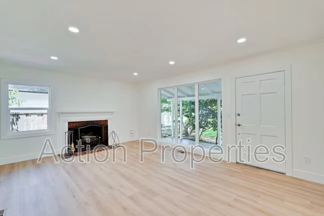 207 Haight St Menlo Park, CA 94025 photo 3