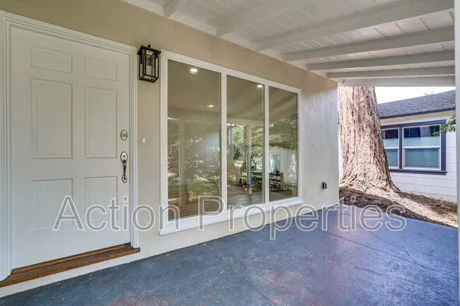 207 Haight St Menlo Park, CA 94025 photo 2