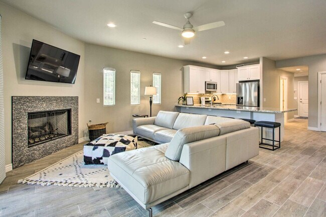 6145 E Cave Creek Road photo 4