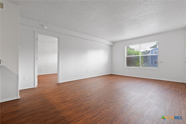 205 Craddock Ave San Marcos, TX 78666 photo 5