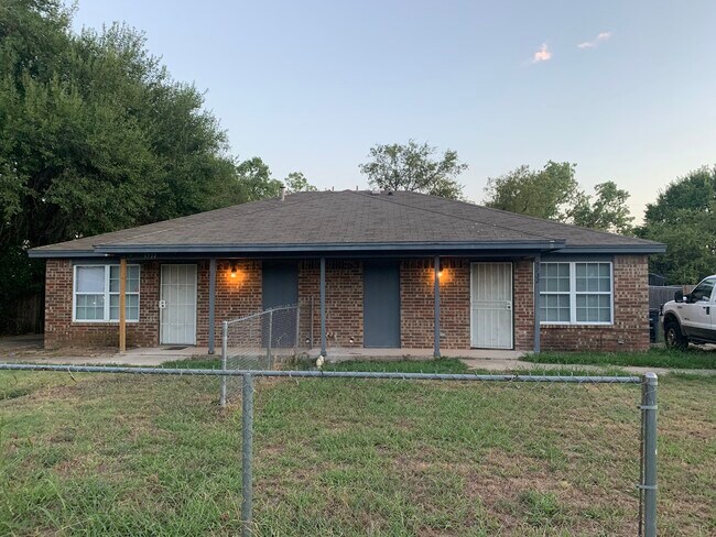 5732 Whittlesey Road, Fort Worth, TX 76119 photo 3